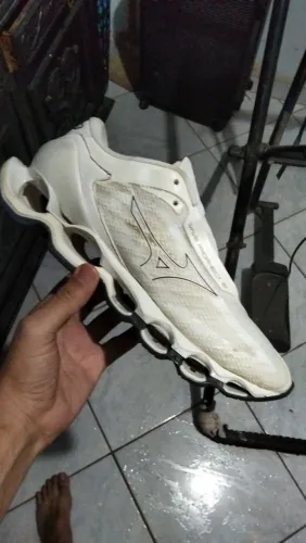Tênis Mizuno 42 sem cadarço 