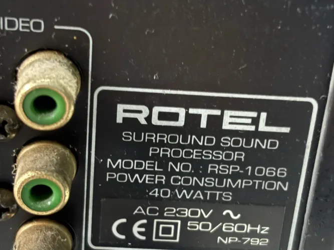 Pré amplificador Rotel RSP1066