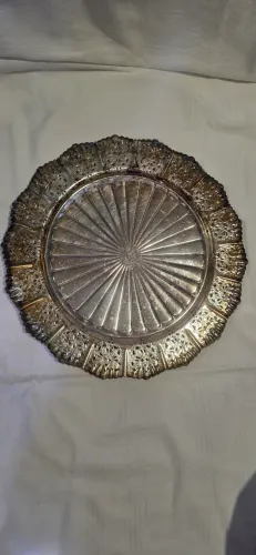 Bandeja de prata 34cm com detalhes de borda