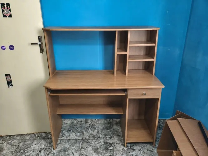 Escrivaninha rack para computador seminovo