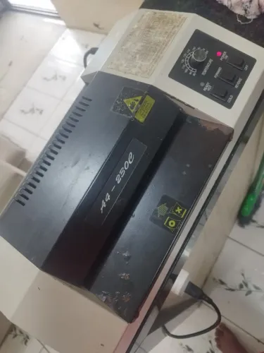 Laminadora e plastificadora (Gráfica rápida)