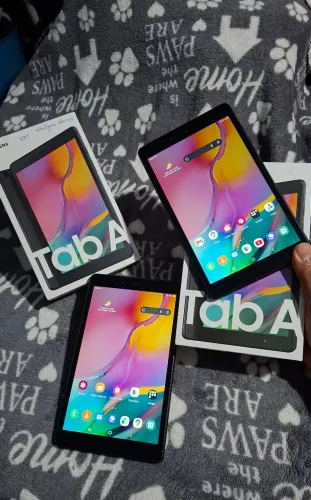 2 Tablet Samsung Tab A 8.0 pega Chip faz ligacao 32Gbs na Caixa 500 cada