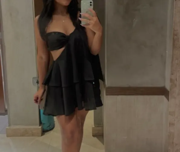 VESTIDO PRETO COM BABADOS