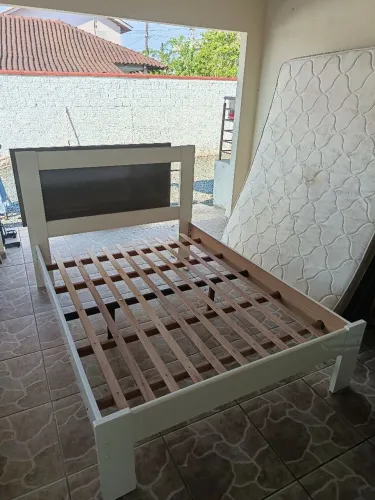 Cama casal e colchão Queen 
