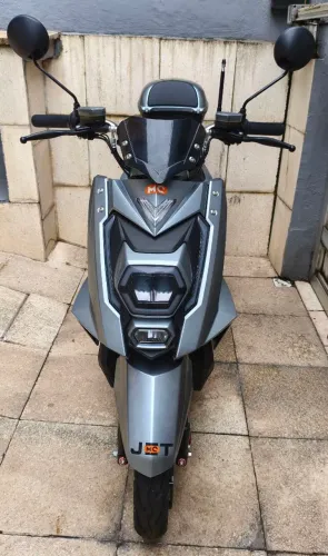 Moto elétrica Jet 1000w com 3 km rodados
