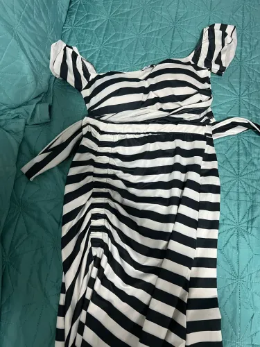 Conjunto cropped e saia listrado preto com branco tamanho M