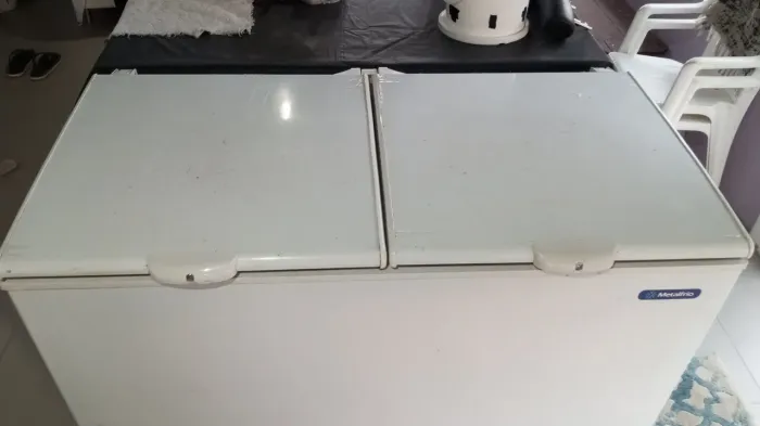 Freezer horizontal Semi novo