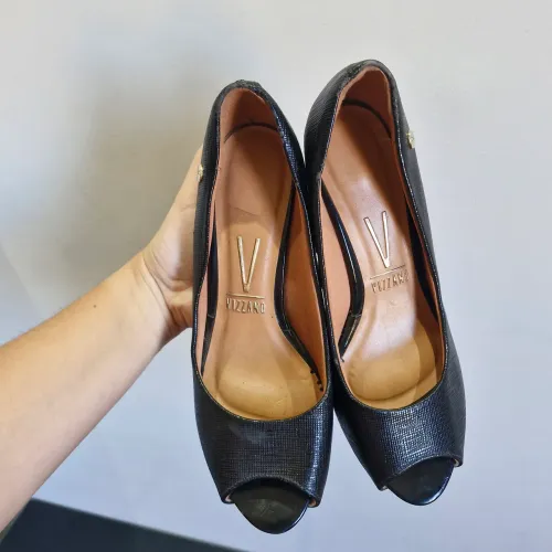 Scarpin vizano preto