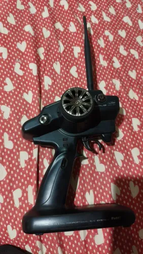 Rc Automodelo Rádio Futaba 4pls pra arrumar ou retirada de peças 