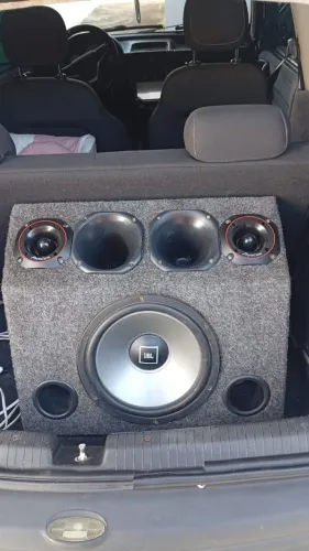 Som automotivo novo