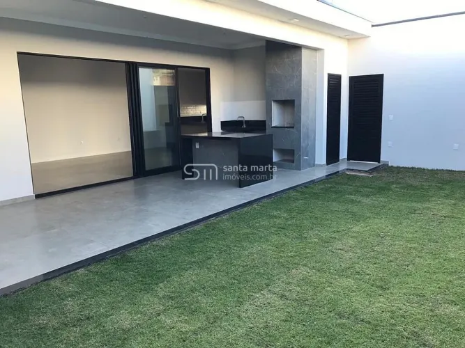 CASA NOVA ALTO NÍVEL MATERIAIS NOBRES BAIRRO CENTRAL