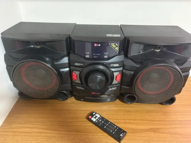 Oportunidade! LG CM4440 Mini System HI-FI   - Modelo: CM4440  Tipo: Mini system / 440 W .