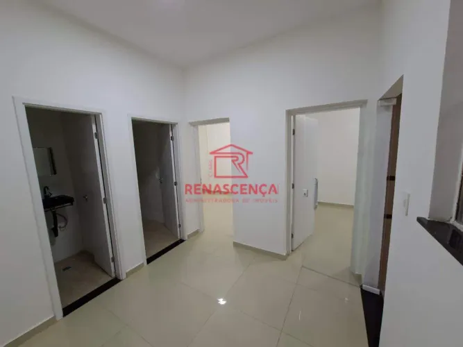 Casa com 2 Quartos em Bonsucesso.