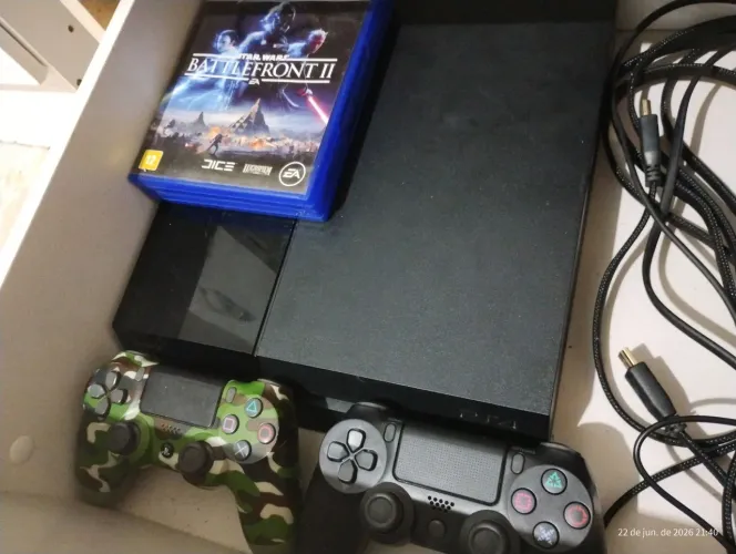 PS4 FAT 500GB COMPLETO 2 CONTROLES