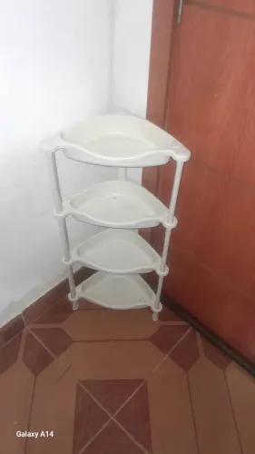 Cantoneira de quatro andares para banheiro