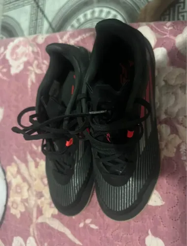 Vendo chuteira adidas original nova