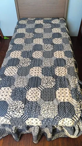 Colcha / Cobre-leito Solteiro Matelassê com Babado Azul e Bege