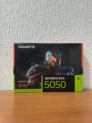 Placa de Vídeo NVIDIA GeForce RTX 5050 8GB OC WINDFORCE GIGABYTE