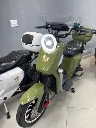 E scooter elétrica AG08 