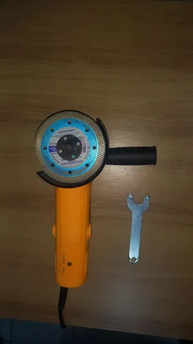 Esmerilhadeira 220v - usada