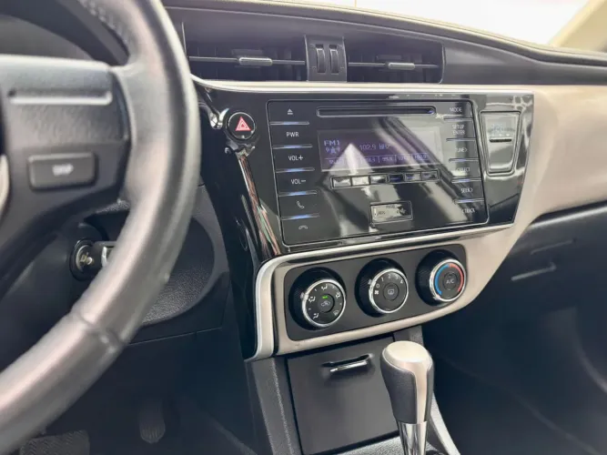 Rádio original multimídia Toyota corolla