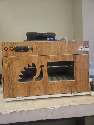 Chocadeira automática com capacidade de 220