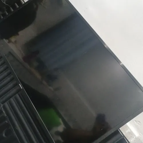 Televisão para retirada de peças
