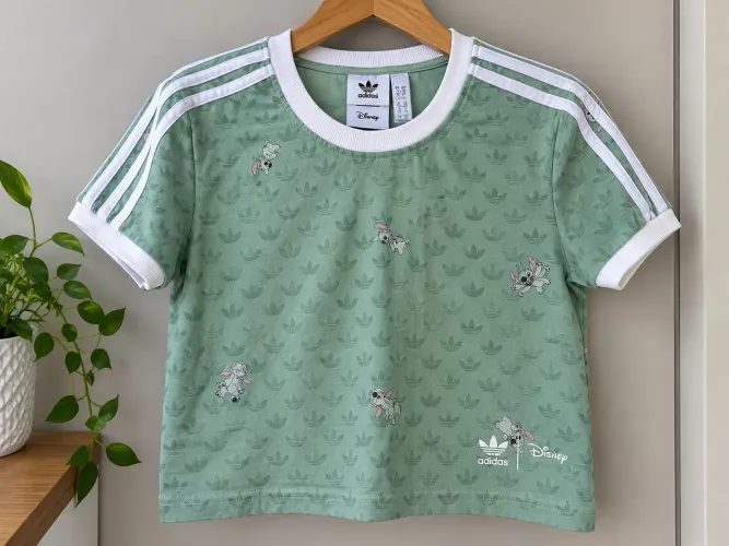 Blusa cropped original Stitch parceria com Adidas
