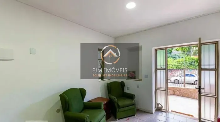 Casa à Venda no Ingá, Niterói: 5 Quartos, 200m² por R$800 Mil