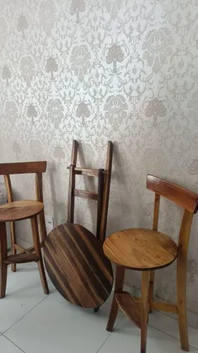 Conjunto de mesa e cadeira !