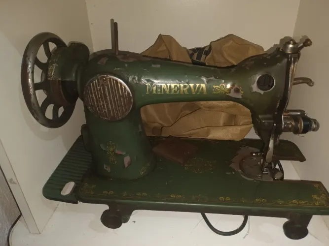 Maquina de costira minerva