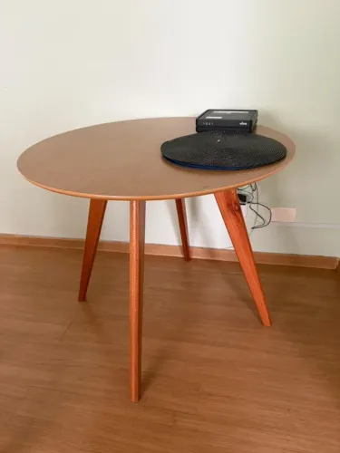 Mesa jantar redonda 2 cadeiras + rack sala