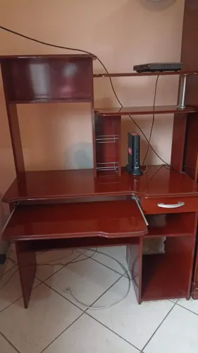 Escrivaninha em mogno em perfeito estado