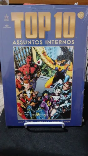 Top Ten - Alan Moore. Completo em duas edições. Editora Devir. Top 10