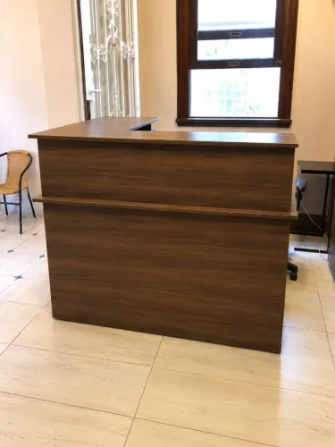 Balcão de atendimento de canto