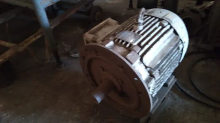 Motor Weg 7,5 CV RPM 3300