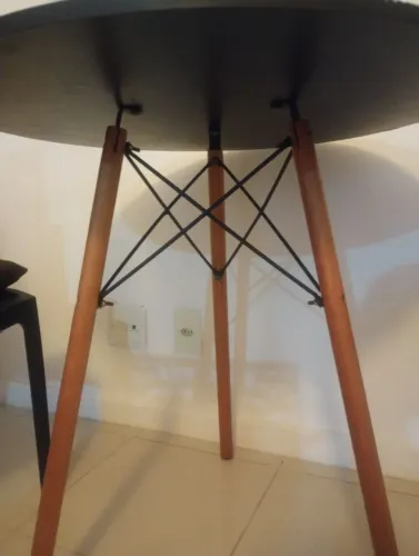 Móveis pé palito Pretos