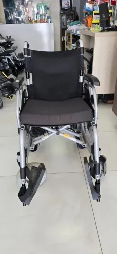 CADEIRA DE RODAS ELÉTRICA 