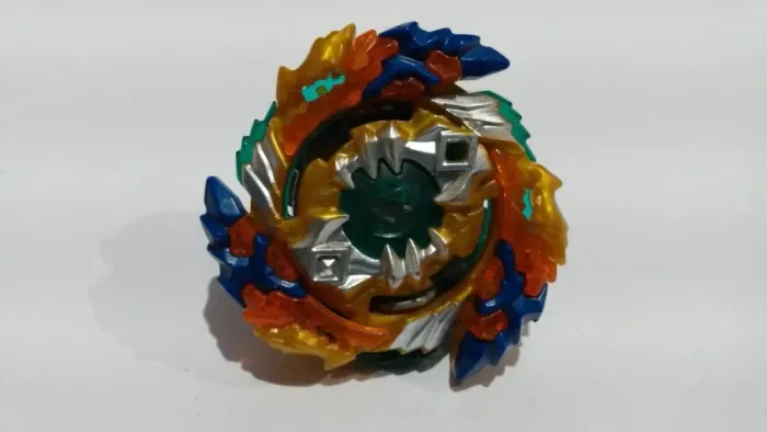 Beyblade Burst Turbo Geist Fafnir SEM lançador.