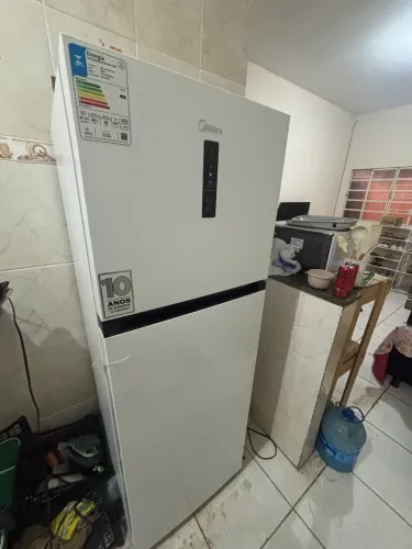 Geladeira Midea Semi-Nova