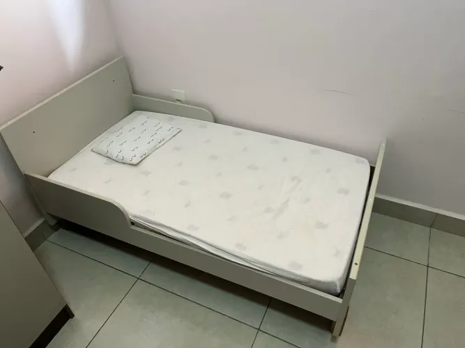 Berço que vira cama