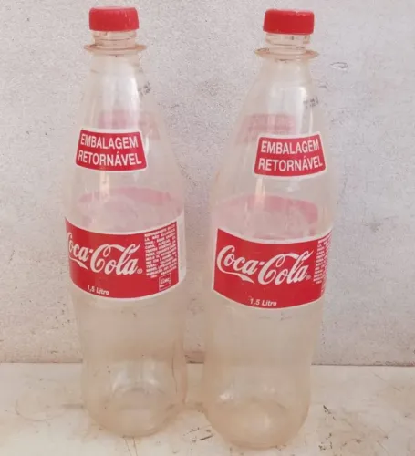 Vendo Garrafa pet retornável de 1,5L(valor é pela unidade)