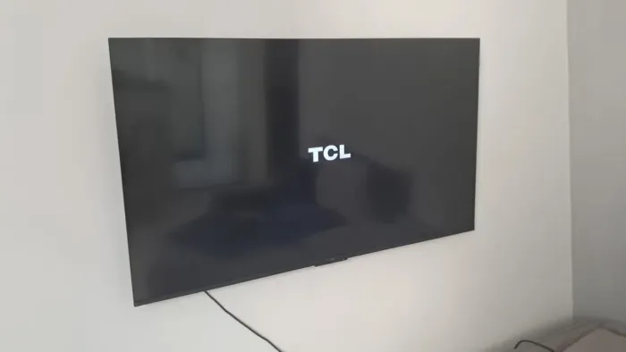Tv TCL 50 polegadas bom estado - defeito pequeno na imagem 