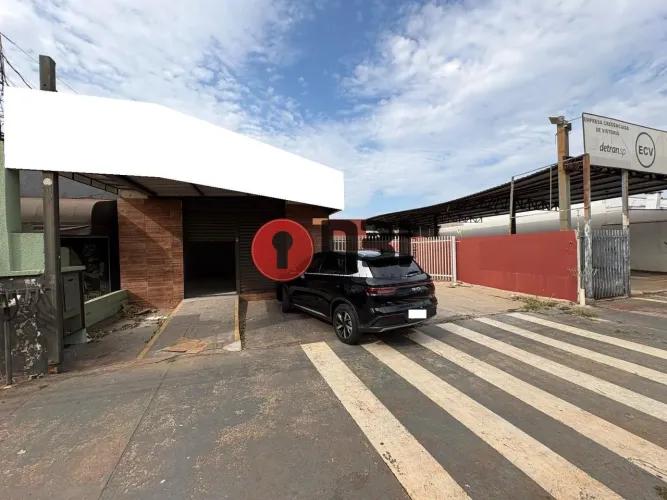 Imóvel comercial com ótima localização frente para Avenida Fortuna Ernesto