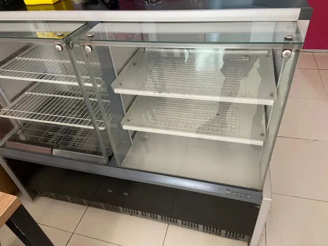 Expositor quente e freio tipo balcão