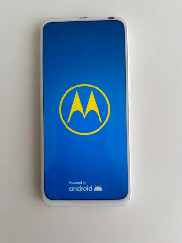 Vendo Celular Motorola One Fusion +