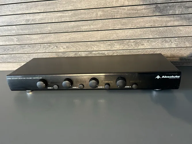 TSS4 Speaker Selector- Absolut seletor de som