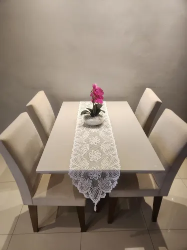 Conjunto mesa com 4 cadeiras