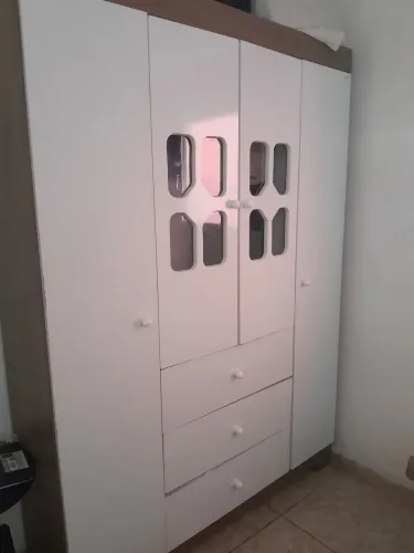 Vende-se este Guarda roupa