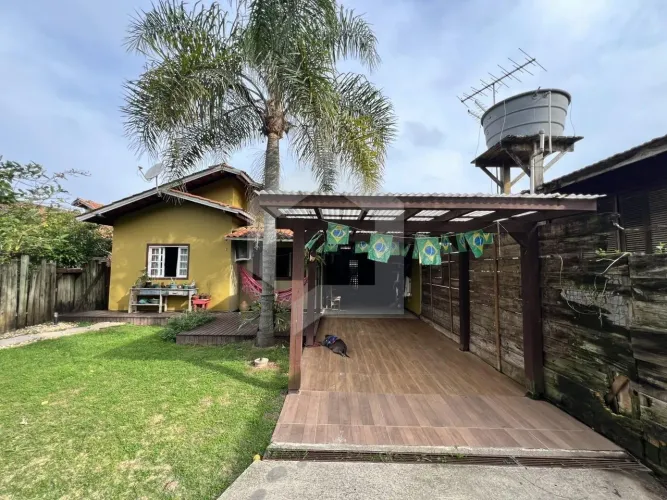 Casa para Venda em Florianópolis, São João do Rio Vermelho, 3 dormitórios, 2 banheiros, 2
